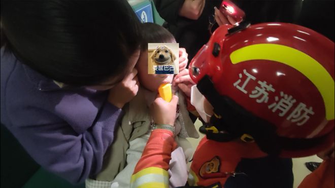 校周边这种“网红”糖少让孩子碰！j9九游会真人第一品牌警惕！学(图4)